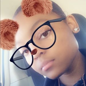 Meet your Posher, Tiara